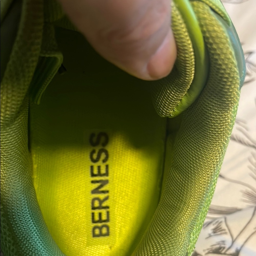 Green woman’s Shoes - Picture 8 of 10